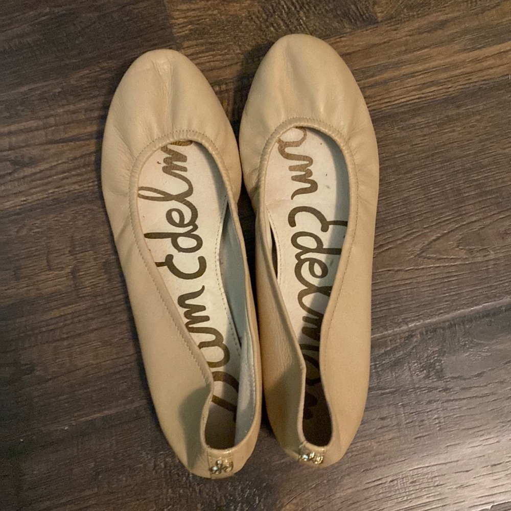 Nude Sam Edelman flats. Worn 5 times or less.